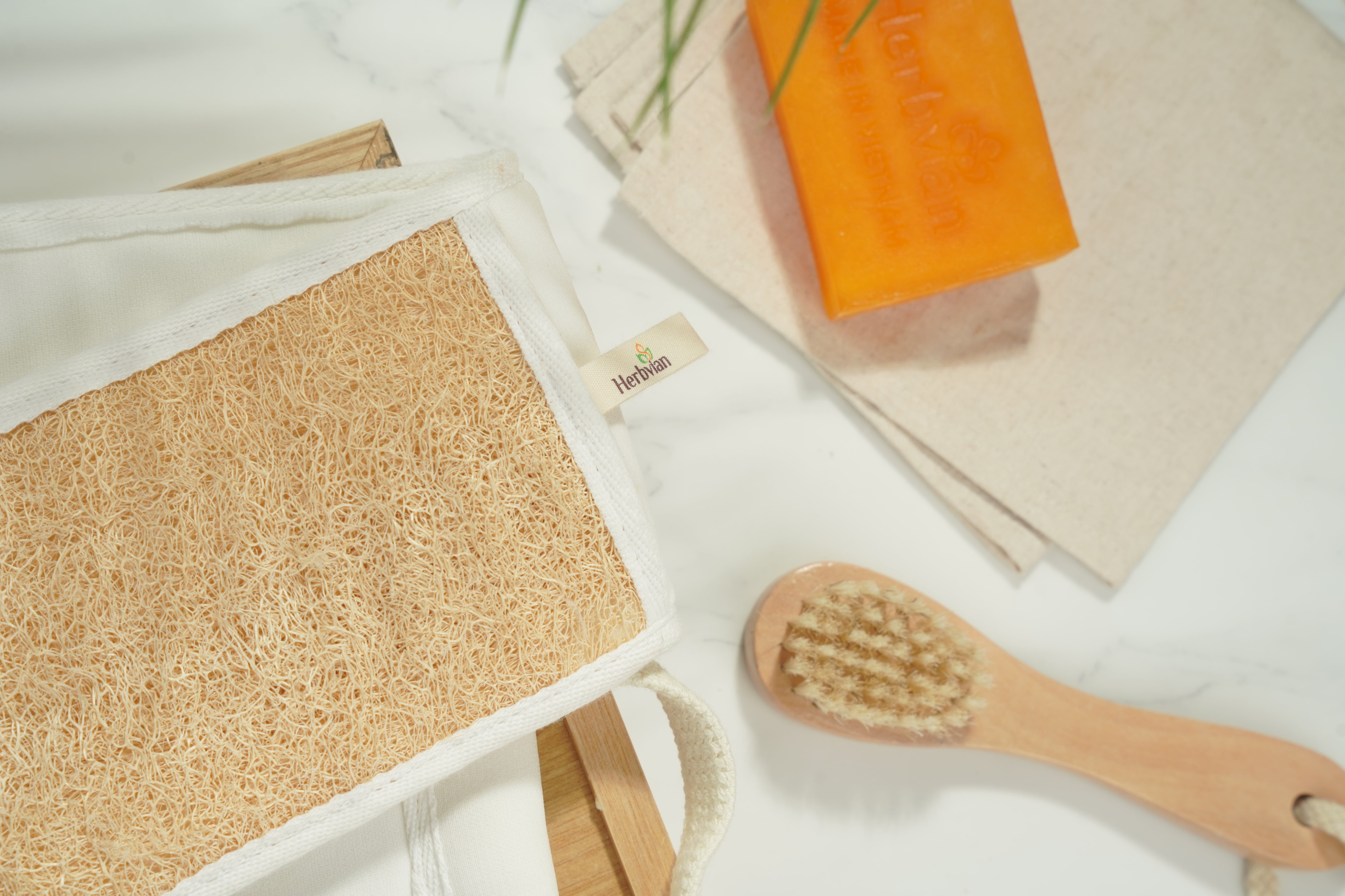 Dual-Sided Loofah Back Scrubber – Loofah + Bamboo Cotton