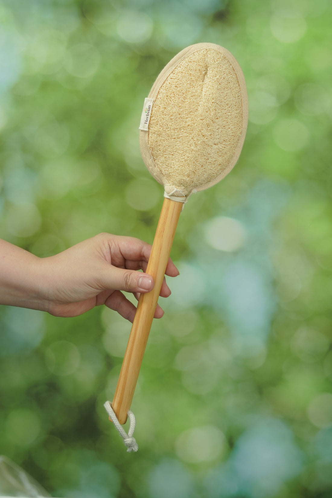 Loofah Back Scrubber with Long Wooden Handle