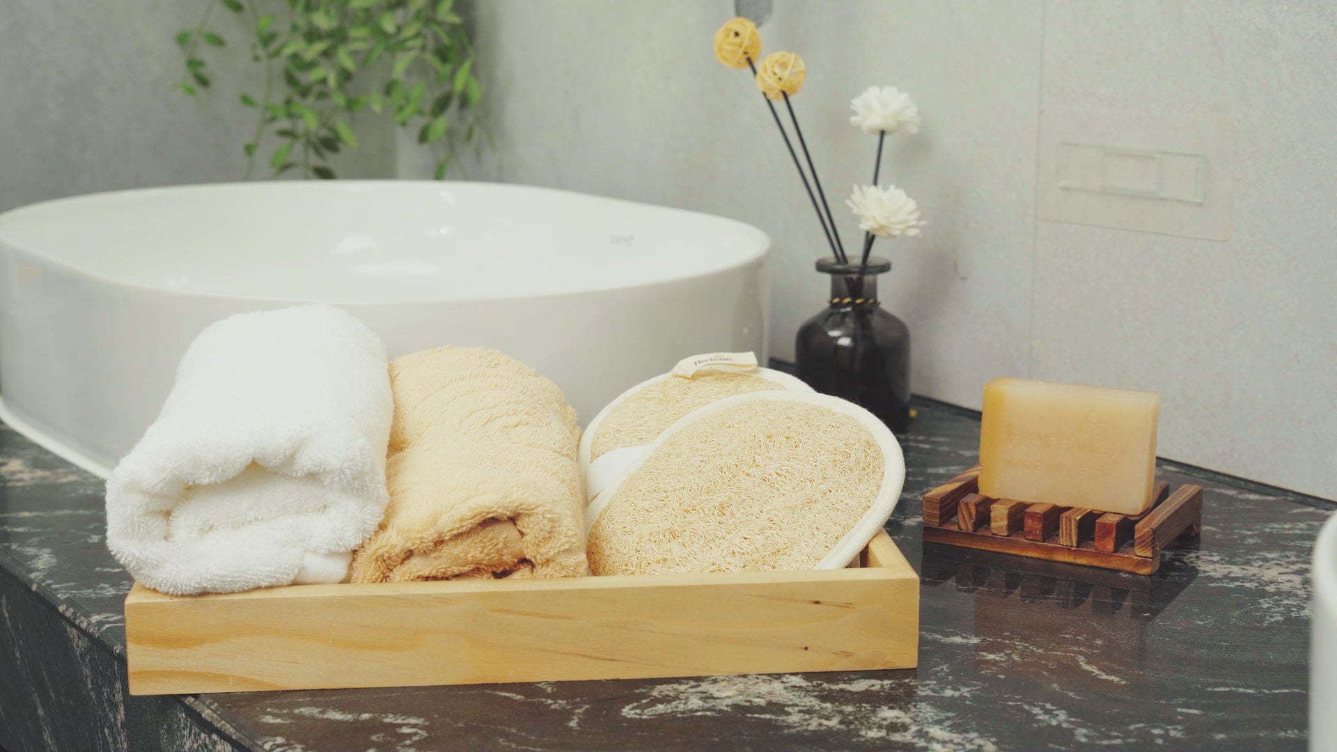 Vietnamese Natural Loofah Exfoliating Body Scrubber Bath Pads - Pack of 4 (2x2 pack of 2)